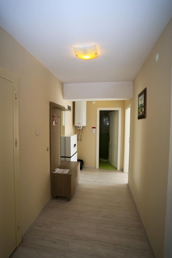 מומצ'ילגראד Apart Hotel Central מראה חיצוני תמונה