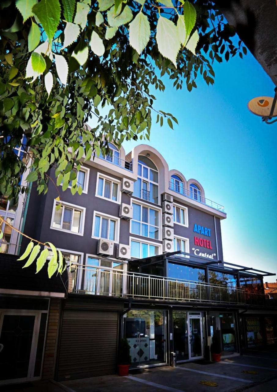 מומצ'ילגראד Apart Hotel Central מראה חיצוני תמונה