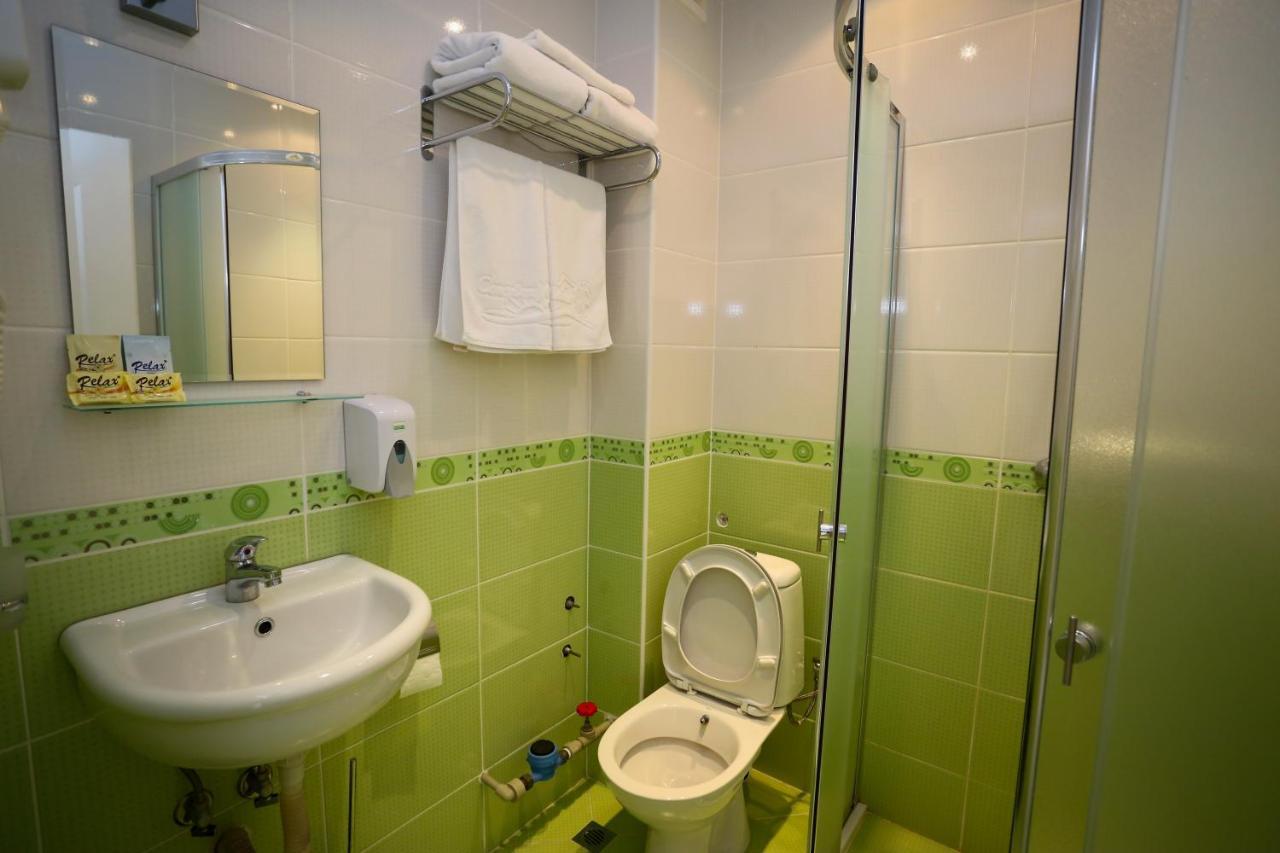 מומצ'ילגראד Apart Hotel Central מראה חיצוני תמונה